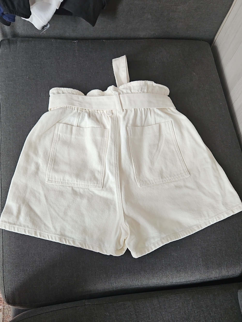 Blank NYC High Waist White Twill Paperbag Shorts with Belt - Picture 4 of 10